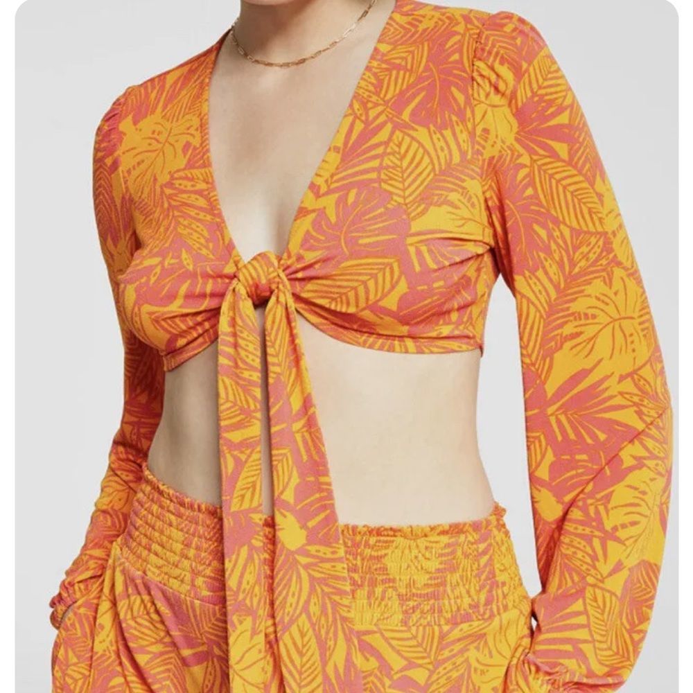 NWT Bar III Macy’s Tropical Palm Leaf Print cropped front tie top